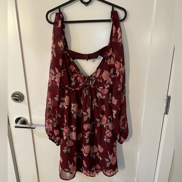 Hollister Social Tourist Chiffon Babydoll Dress - Picture 2 of 4